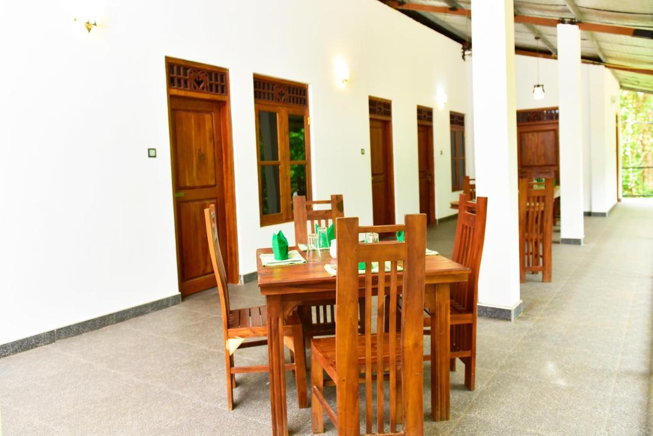 Ariya Rest & Ayurveda Spa Полонарува Екстериор снимка